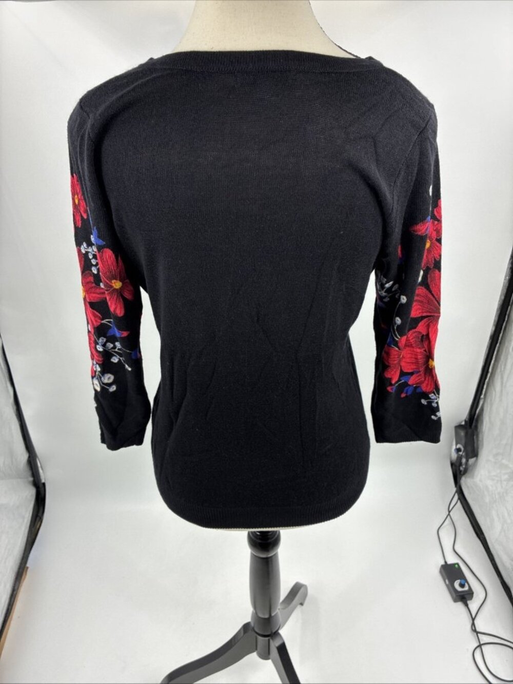 Emily Daniels Womens Petite Small Black Floral Sweater Red Blue 3/4 Sleeve - Picture 6 of 9